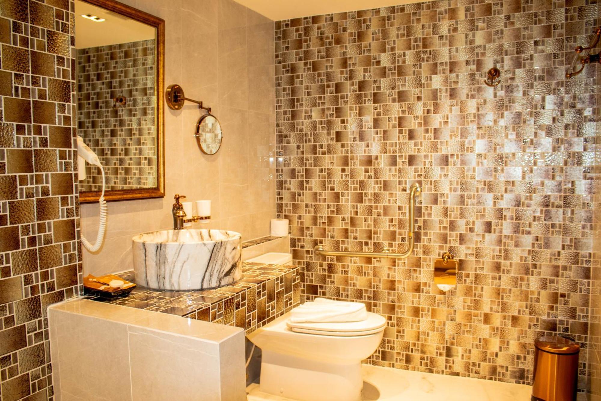 Siri Grand Bangkok Hotel المظهر الخارجي الصورة